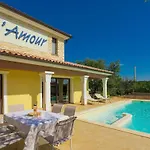 De L'amour By Interhome *