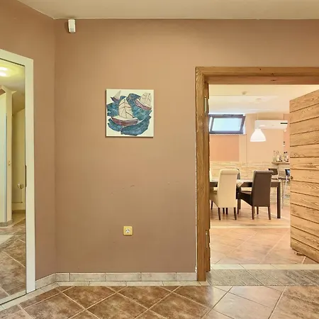 De L'amour By Interhome *