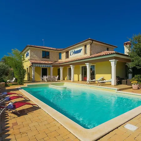 Villa De L'amour By Interhome