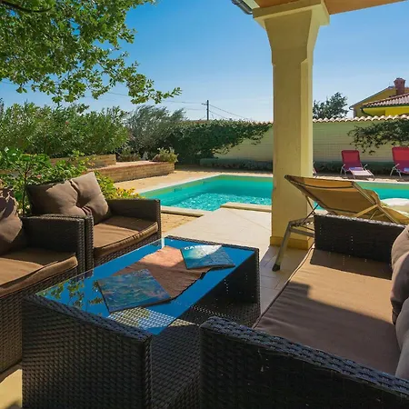 De L'amour By Interhome *