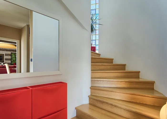 De L'amour By Interhome